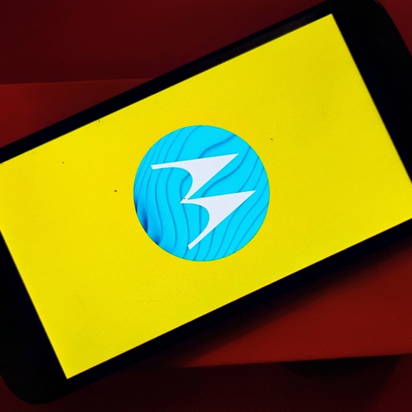 Moto E5 Play w/ Box - Picture 3 of 3